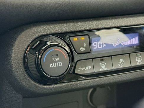 Certified 2024 Nissan Kicks SR w/ SR Premium Package image 21