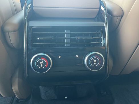 Used 2025 Land Rover Range Rover Sport SE image 15