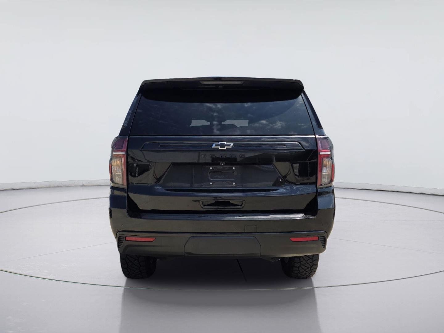 Used 2023 Chevrolet Tahoe Z71 w/ Luxury Package AWD/4WD image 4