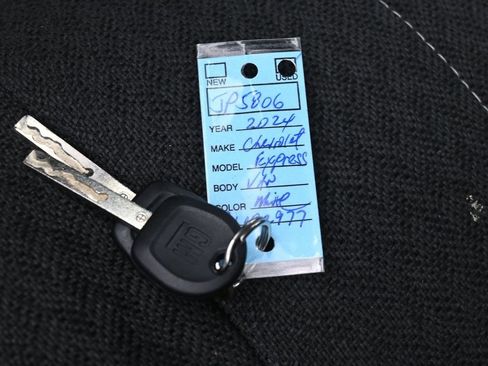 Used 2024 Chevrolet Express 2500 w/ Driver Convenience Package image 18