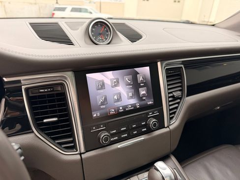 Used 2017 Porsche Macan S image 14