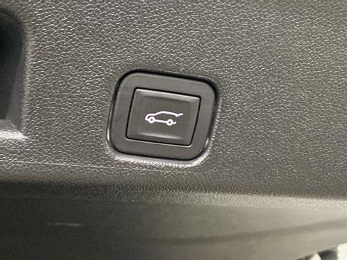 Used 2024 Chevrolet Traverse LT w/ Enhanced Driving Package AWD/4WD image 34