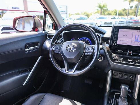 Certified 2022 Toyota Corolla Cross XLE w/ Convenience Package FWD image 5
