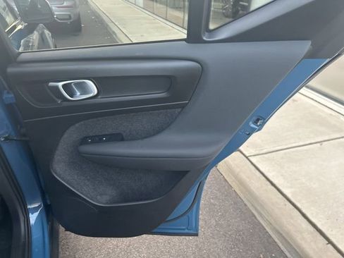 Certified 2025 Volvo XC40 B5 Plus image 12