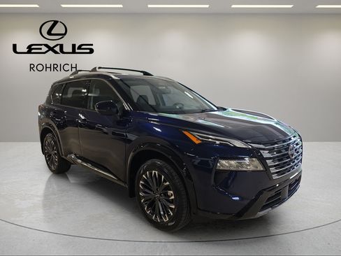 Used 2025 Nissan Rogue Platinum w/ Platinum Premium Package AWD/4WD image 4