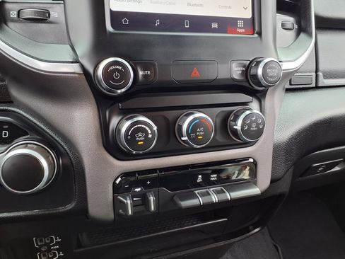 Used 2024 RAM 2500 Big Horn AWD/4WD image 10