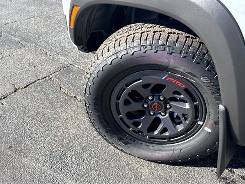 New 2026 Nissan Frontier PRO-4X w/ Pro-4x Convenience Package image 21