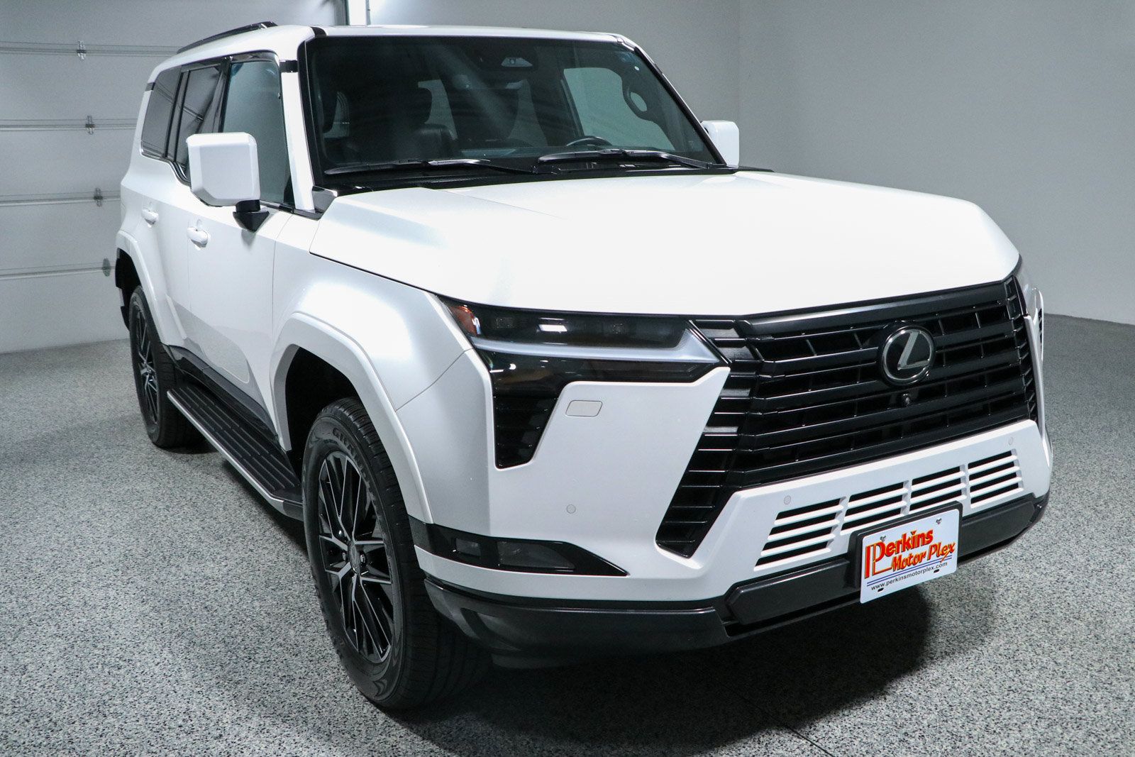 Used 2025 Lexus GX 550 w/ Accessory Package (2T) AWD/4WD image 5