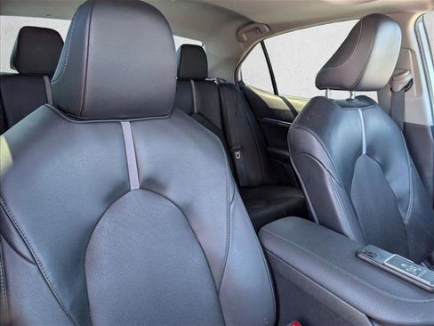 Used 2022 Toyota Camry XSE w/ Navigation Upgrade Package image 19
