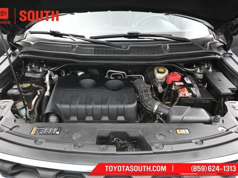 Used 2017 Ford Explorer XLT w/ Equipment Group 202A FWD image 37