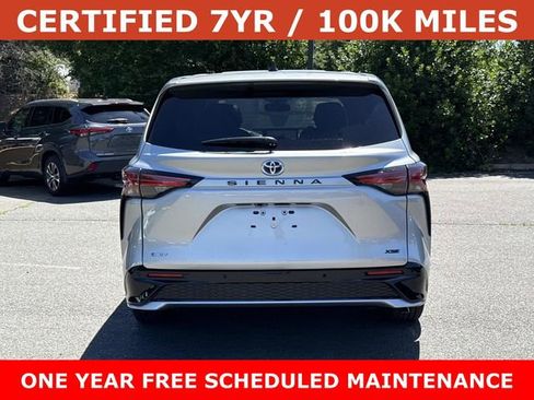 Used 2025 Toyota Sienna XSE FWD image 3