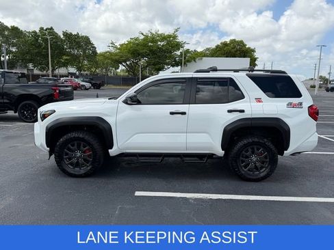 Used 2025 Toyota 4Runner SR5 AWD/4WD image 4