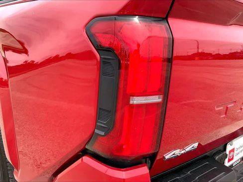 Certified 2026 Toyota Tacoma SR5 AWD/4WD image 28