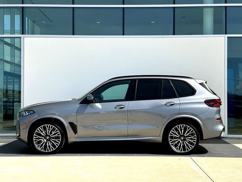 New 2026 BMW X5 xDrive40i w/ M Sport Package AWD/4WD image 8