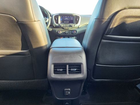 Used 2020 GMC Terrain SLT w/ Preferred Package FWD image 13