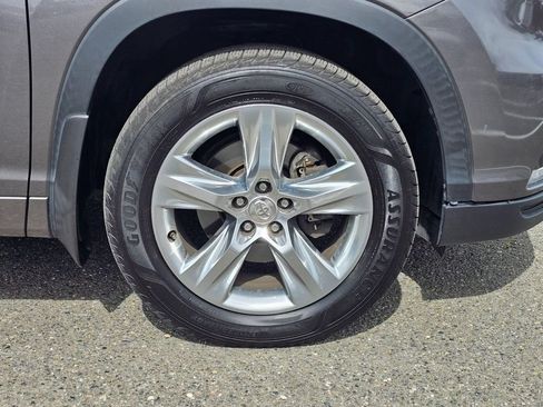 Used 2015 Toyota Highlander Limited Platinum AWD/4WD image 9