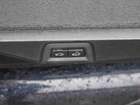 Certified 2023 BMW X7 xDrive40i w/ M Sport Package image 42