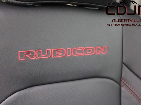Used 2023 Jeep Gladiator Rubicon w/ Cold Weather Group AWD/4WD image 25