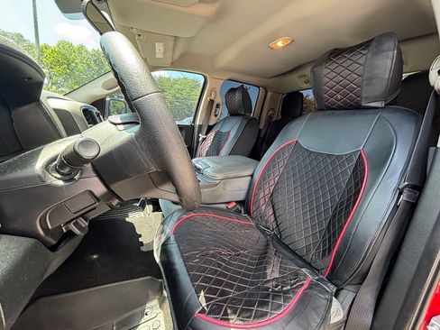 Used 2015 RAM 1500 Express AWD/4WD image 16