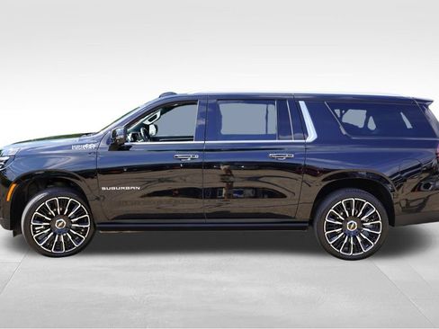 Certified 2026 Chevrolet Suburban High Country AWD/4WD image 9