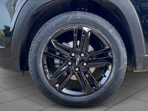 Used 2024 Chevrolet Trax ACTIV w/ Sunroof Package image 12