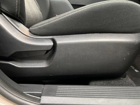 Used 2025 Nissan Rogue SV AWD/4WD image 30