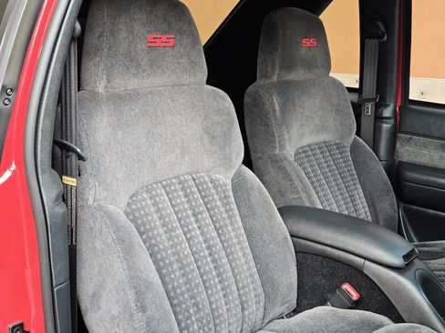 Used 2001 Chevrolet Blazer Xtreme w/ Preferred Equipment Group image 92