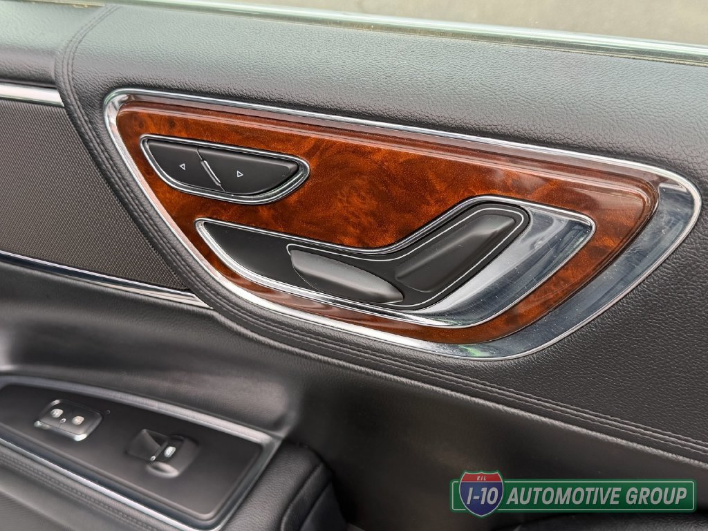 Used 2019 Lincoln Continental Premiere FWD image 17
