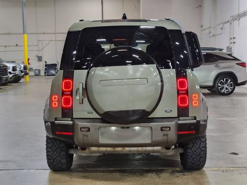 Used 2021 Land Rover Defender 110 X-Dynamic SE AWD/4WD image 10