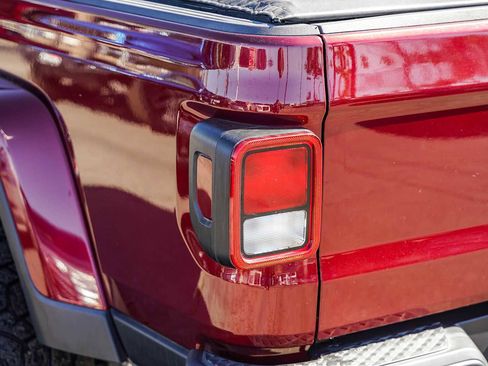 Used 2021 Jeep Gladiator Sport image 7