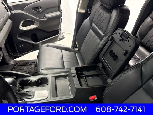 Used 2024 Nissan Frontier SL w/ Technology Package AWD/4WD image 24