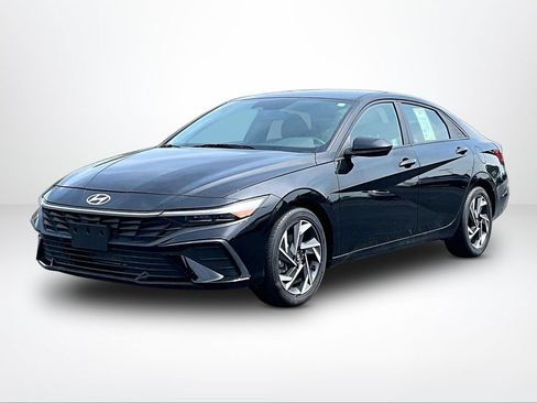 Used 2025 Hyundai Elantra Sport FWD image 31