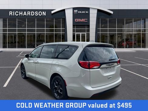 Used 2020 Chrysler Pacifica Touring w/ S Appearance Package FWD image 3
