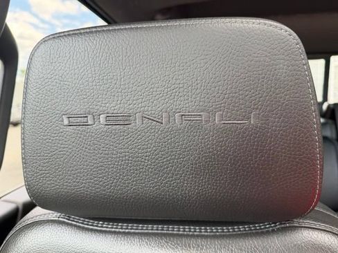 Certified 2023 GMC Sierra 3500 Denali w/ Denali Ultimate Package AWD/4WD image 28