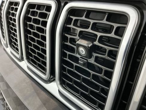 Used 2022 Jeep Wagoneer Series III w/ Rear Seat Entertainment Group AWD/4WD image 8