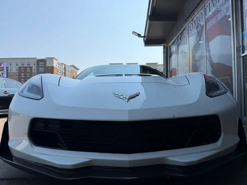 Used 2015 Chevrolet Corvette Z06 w/ 3LZ Preferred Equipment Group RWD image 8