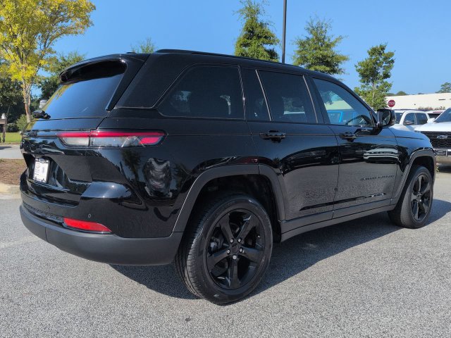 Certified 2023 Jeep Grand Cherokee Altitude AWD/4WD image 4