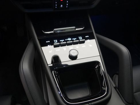 Certified 2024 Porsche Cayenne image 47