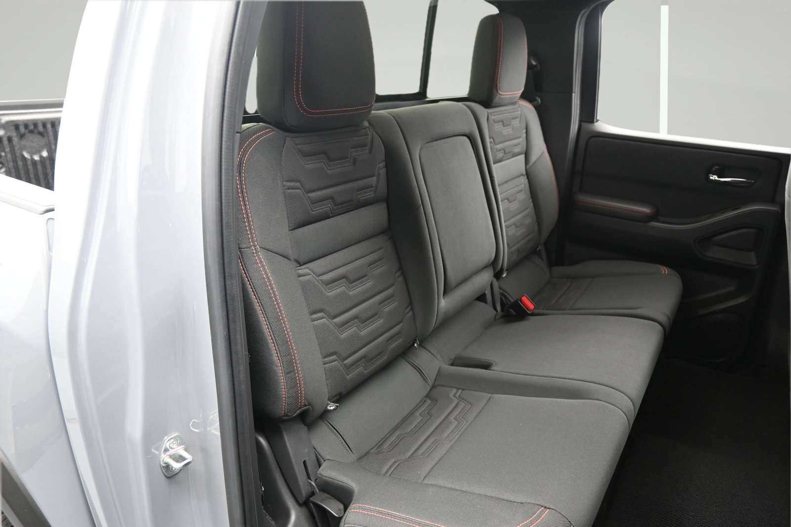 Certified 2025 Nissan Frontier PRO-4X AWD/4WD image 13