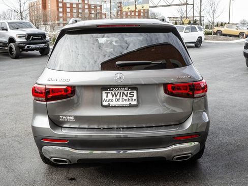 Used 2022 Mercedes-Benz GLB 250 4MATIC w/ Premium Package Lite image 36