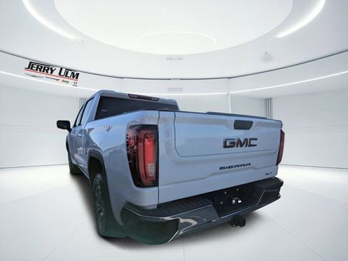 Used 2025 GMC Sierra 1500 SLT image 5