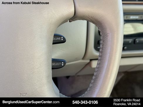 Used 1996 Cadillac De Ville Base image 27