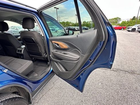 Certified 2020 GMC Terrain SLE w/ Driver Convenience Package AWD/4WD image 19