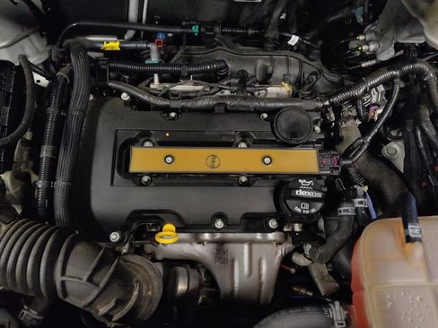 Used 2018 Chevrolet Trax LT w/ LT Convenience Package image 30