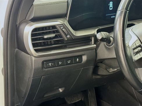 Used 2025 Kia Telluride S AWD/4WD image 17