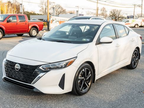 Used 2024 Nissan Sentra SV image 6