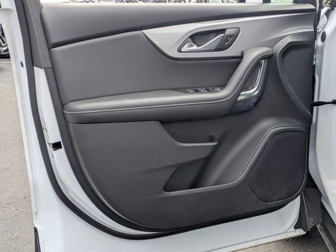 Used 2025 Chevrolet Blazer LT image 11