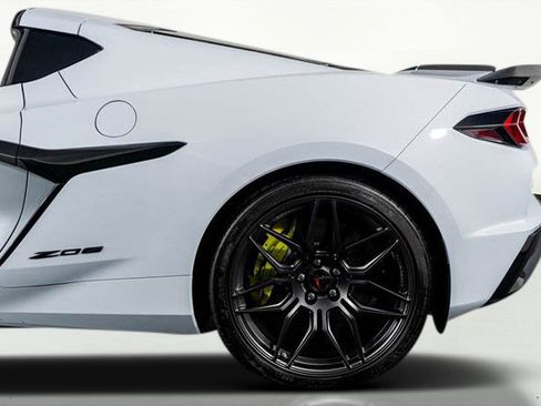 Used 2023 Chevrolet Corvette Z06 image 10