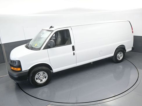 New 2025 Chevrolet Express 3500 Extended w/ Driver Convenience Package image 40