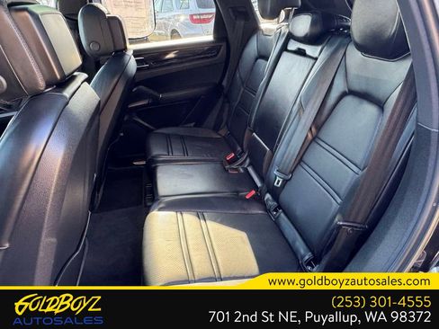 Used 2020 Porsche Cayenne AWD/4WD image 17
